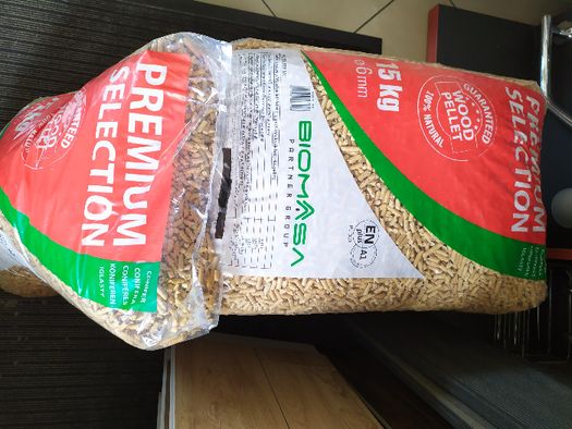Pellet PREMIUM Biomasa Partner Group, pelet, drzewo, węgiel