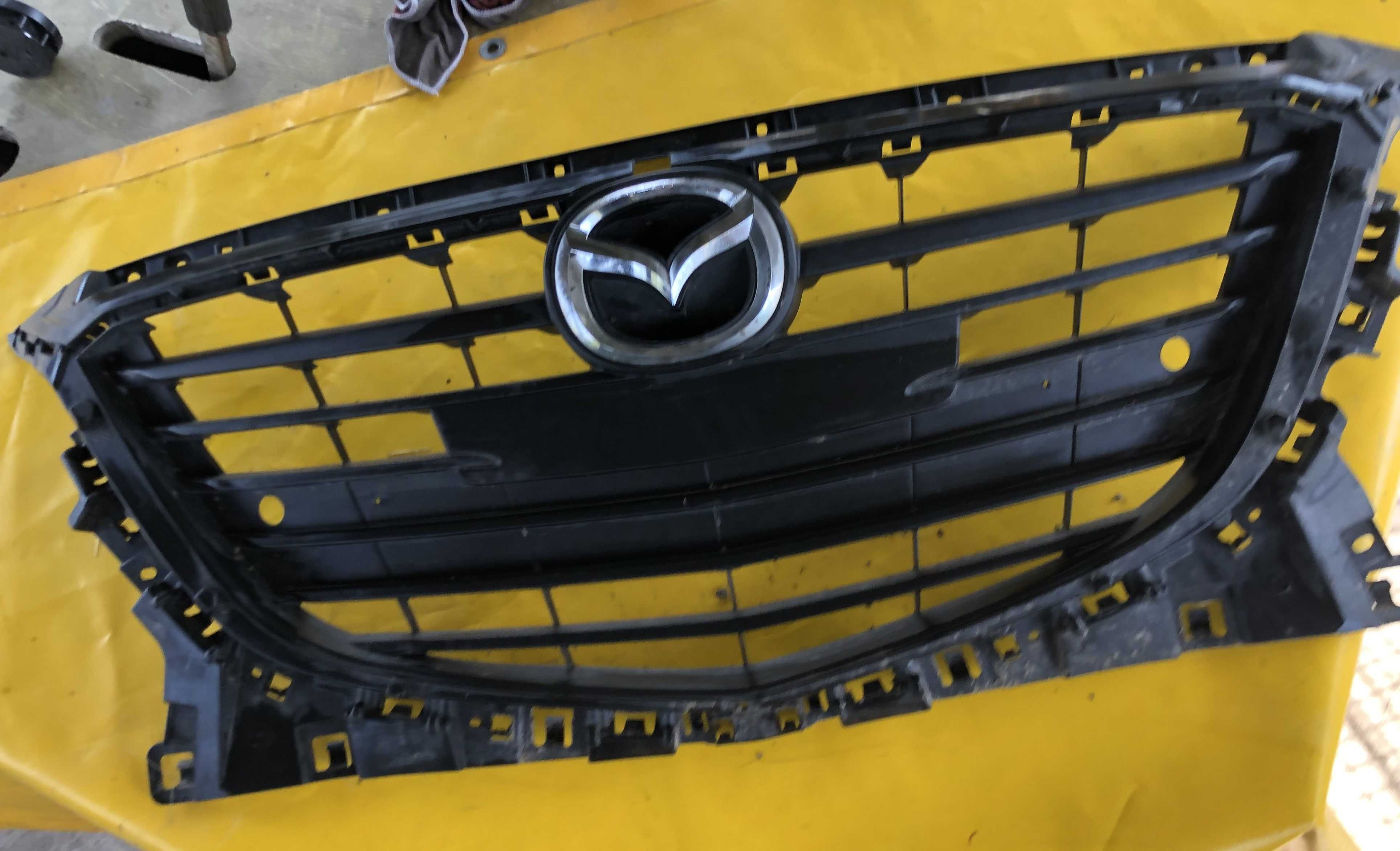 Grill Atrapa Zderzaka Mazda 3