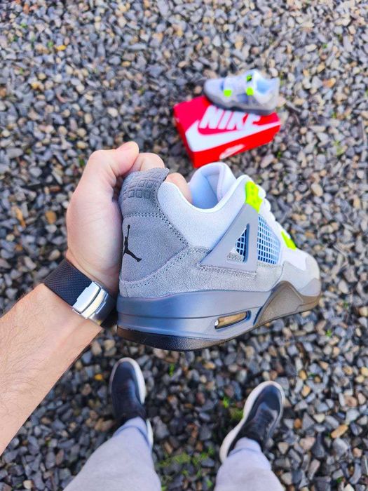 Чоловічі кросівки Nike Jordan 4 Retro демісезонні замша