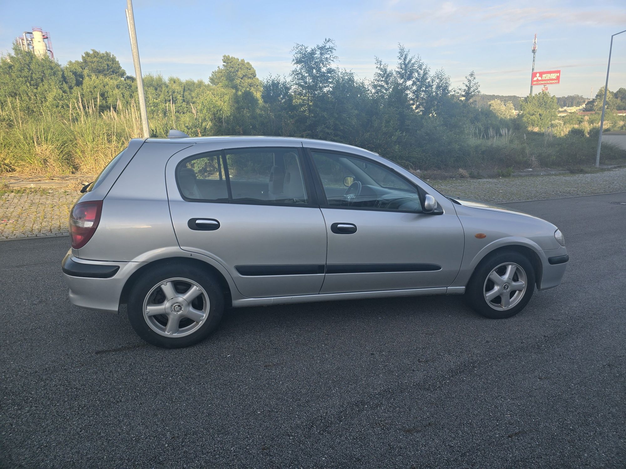 Nissan Almera 2.2 Di