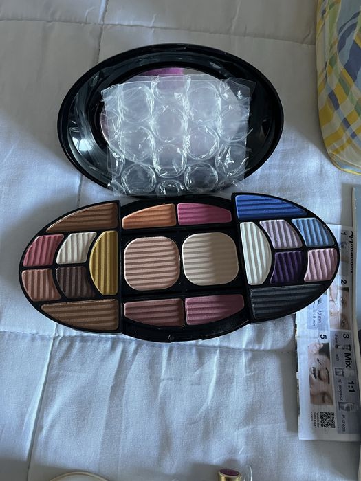 Pack de artigos higiene e maquilhagem