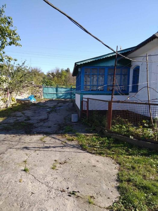 Продаж великого будинку