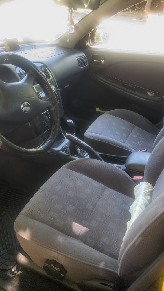 Toyota Avensis Preto