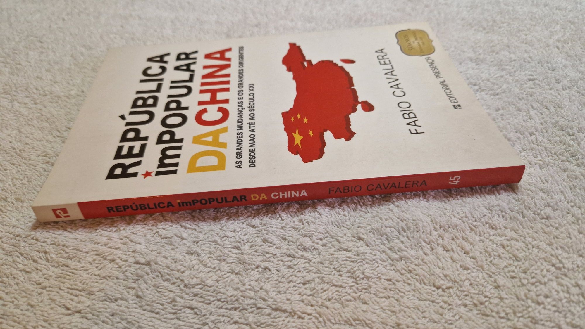Livro "República Impopular da China" de Fábio Cavalera