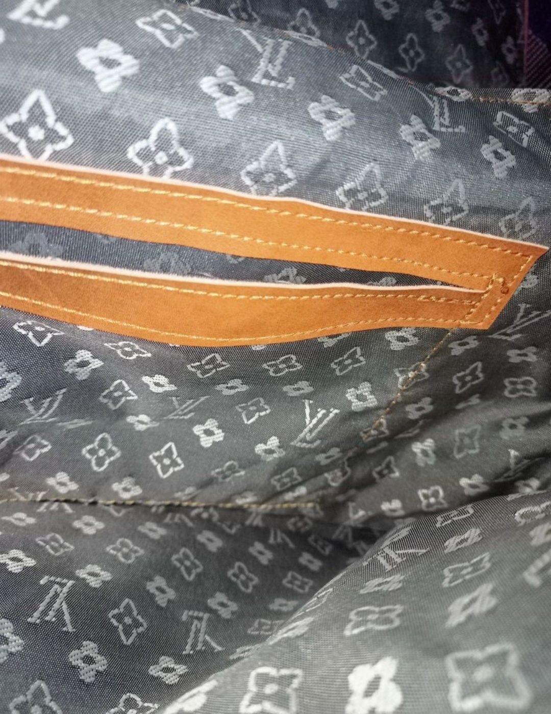 Шкіряна сумка Louis Vuitton