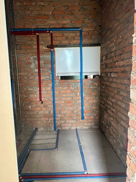 Таун в Бучі з частковим ремонтом,поруч вся інфраструктура!Газ!