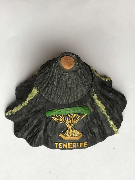 Figurka wulkanu El Teide z Teneryfy