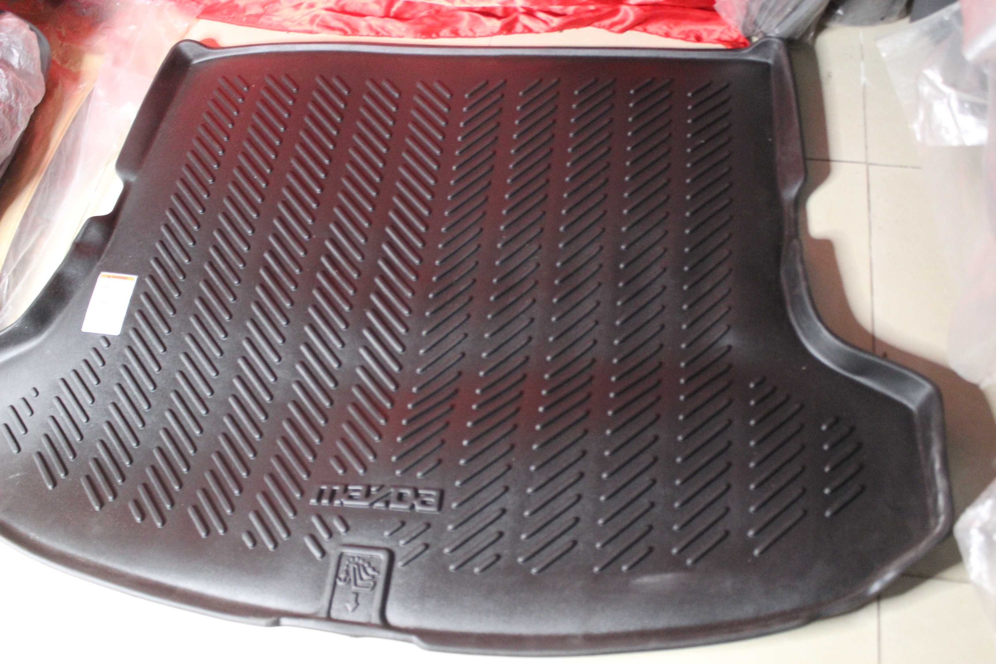 MAZDA-3 Новый резиновый Оригинальный Коврик в багажник  JAPAN