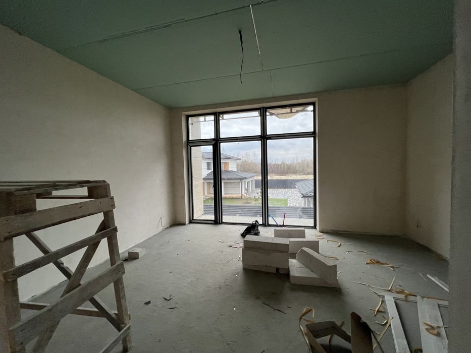 220000 продам дом с выходом на Днепр вишеньки. Рядом осокорки золоче