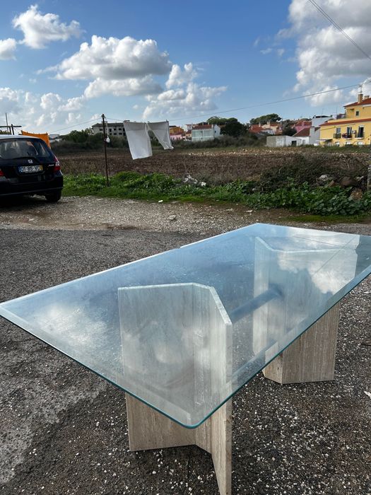 Mesa com tampo de vidro