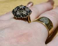 Złoty pierścionek z brylantami i szafirami rozm. 14 375