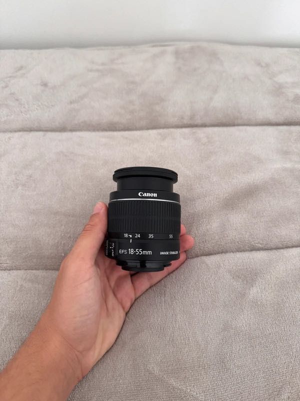 Camera Canon EOS 2000D