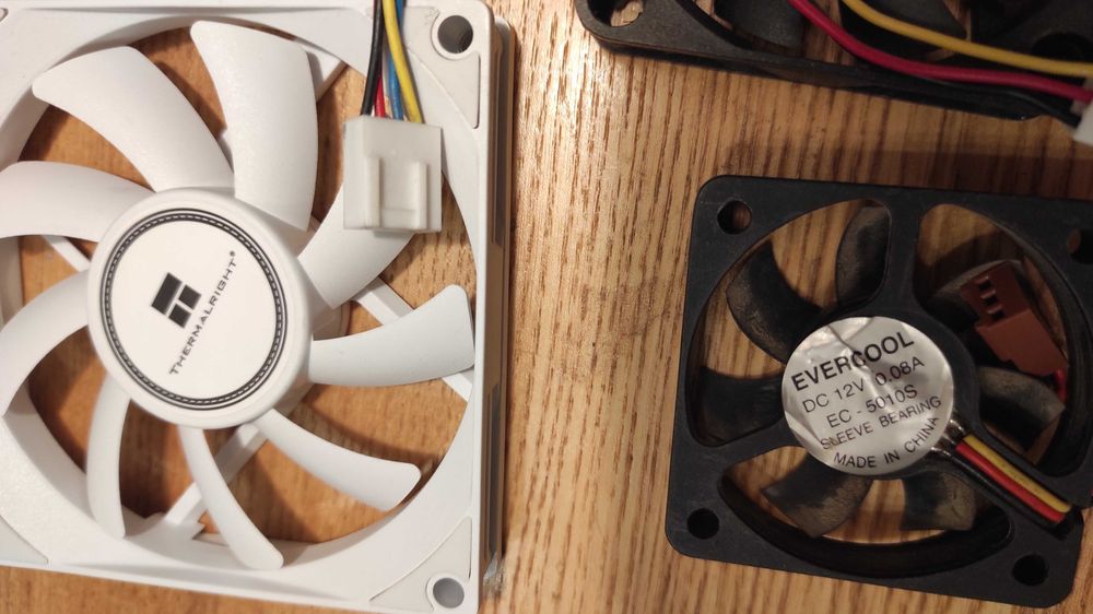 Кулер вентилятор пропеллер для ЦПУ та корпусу ПК тонкі