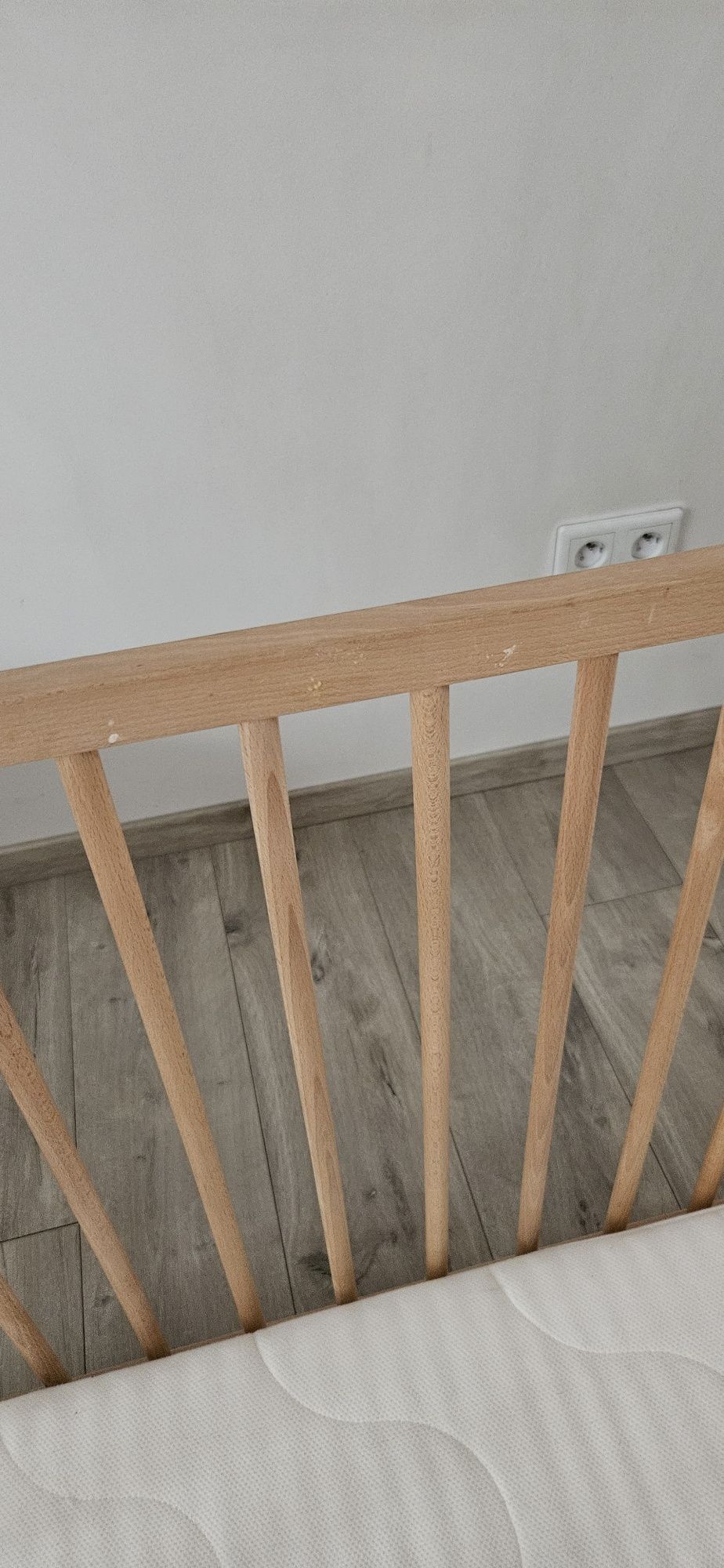 Łóżeczko dziecięce Ikea Sniglar drewniane z materacem