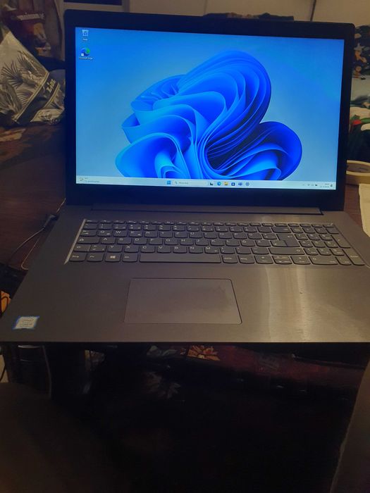 Sprzedam laptop lenovo