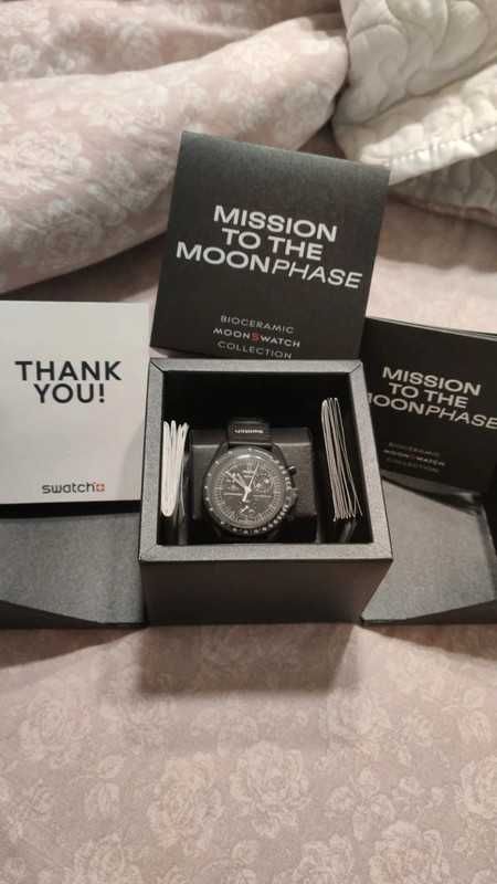 MoonSwatch Mission to the MoonPhase (Black) Snoopy - SO33B700