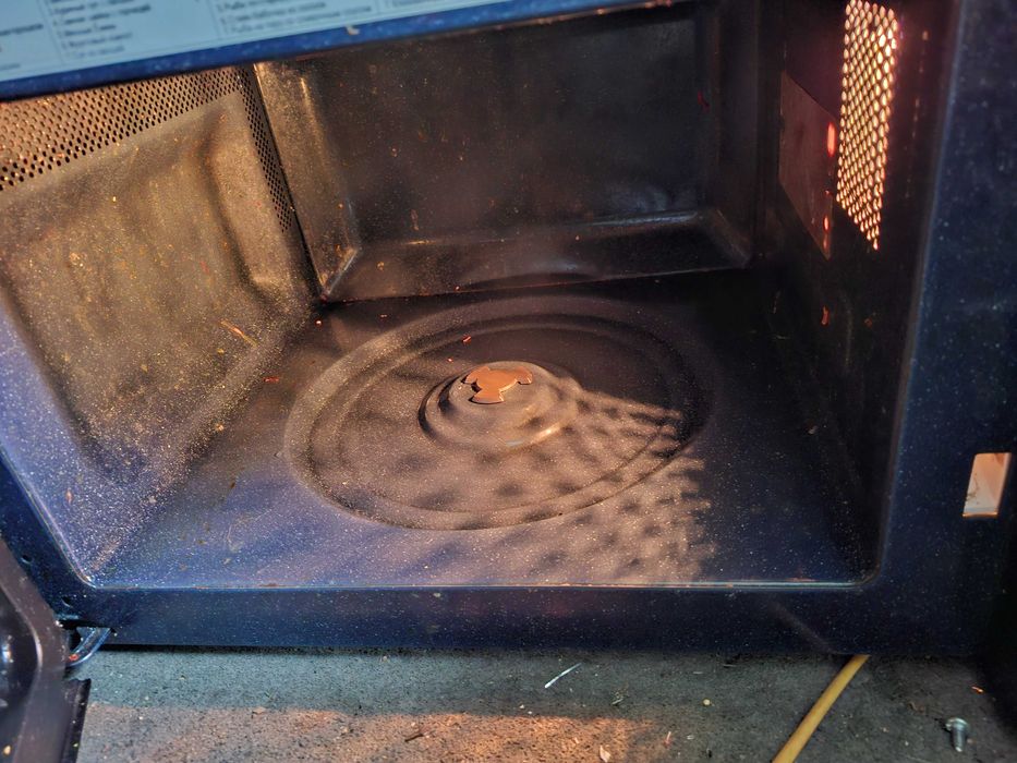 Микроволновка мамсунг.