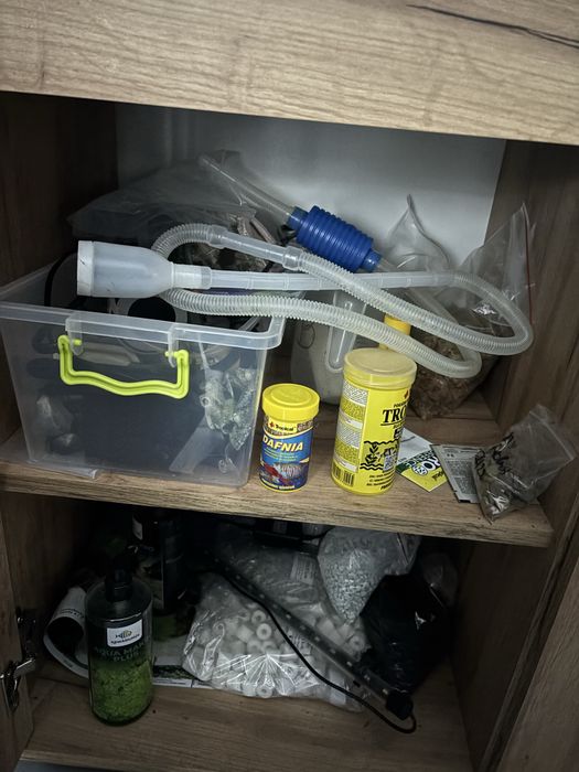 Akwarium molinezje filtr kaskadowy lampa napowietrzenie calosc mnostwo