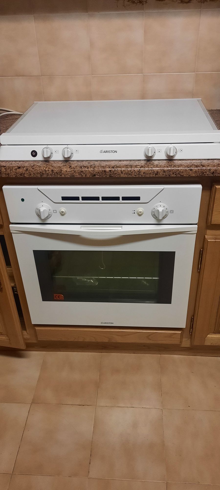 Placa e forno a gás Ariston