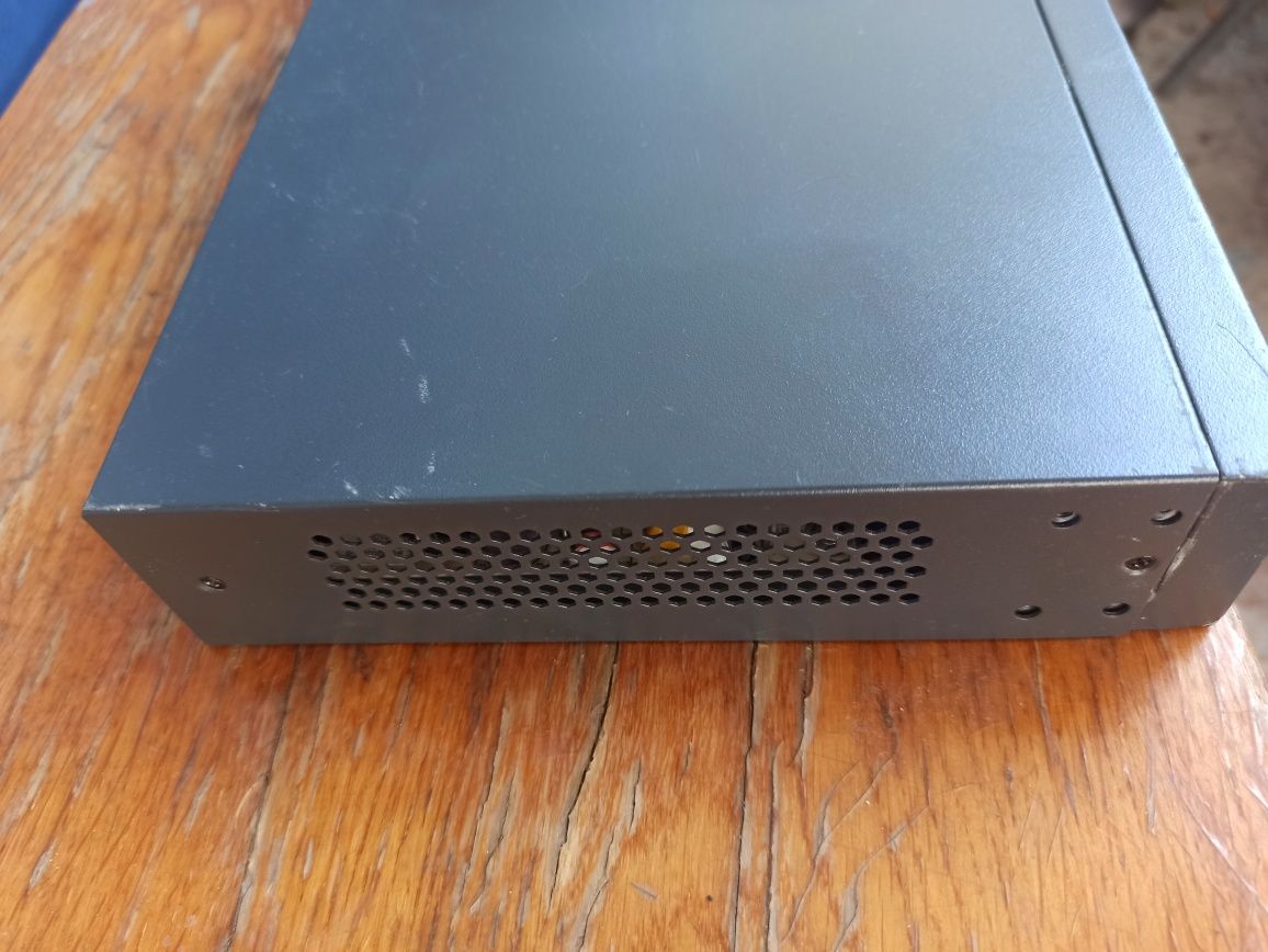Комутатор tp link  TL - SF 1048