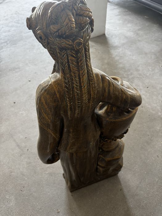 Estátua de interior