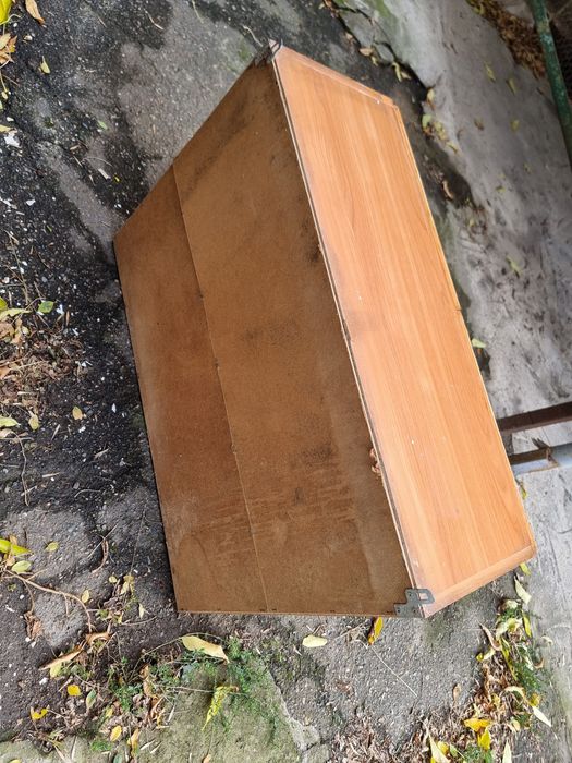 Продам тумбочку.