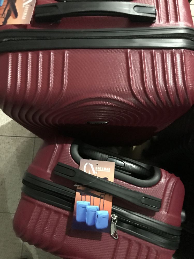 Malas de viagem em fibra, novas sem uso.