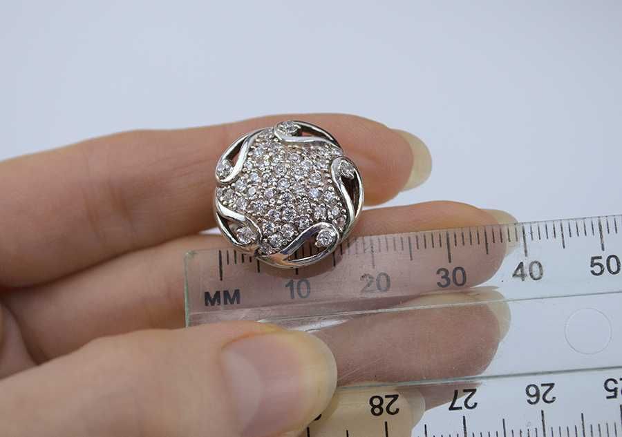 Круглое серебряное кольцо
