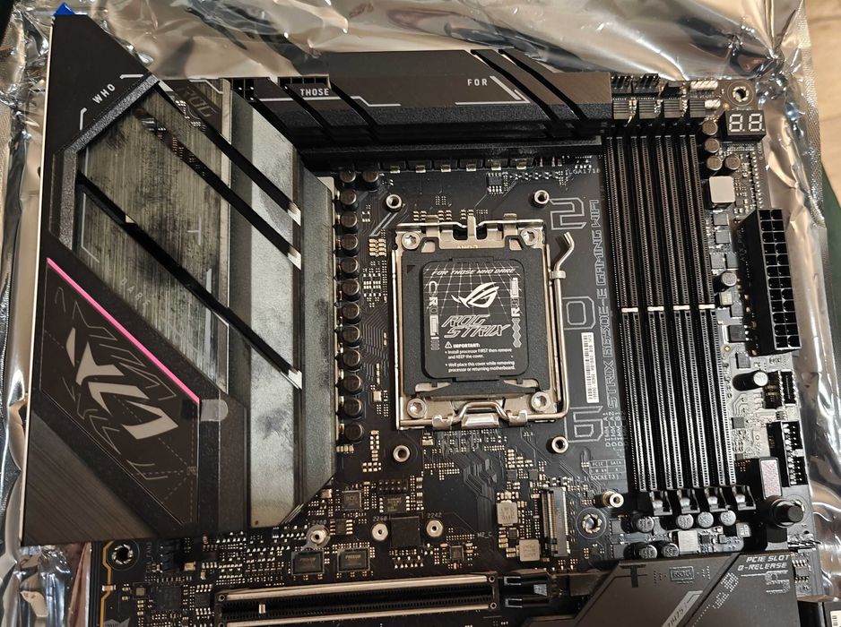 Asus Strix B650E-E Gaming Wifi