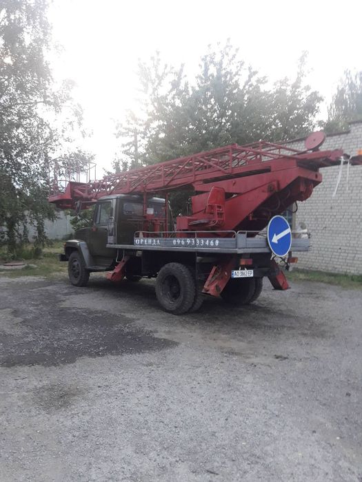 Автовишка з телескопічною стрілою