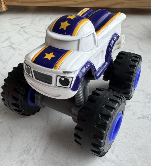 Вспиш і чудо машинки Fisher Price Blaze: Вспиш (Блиск) та ін.