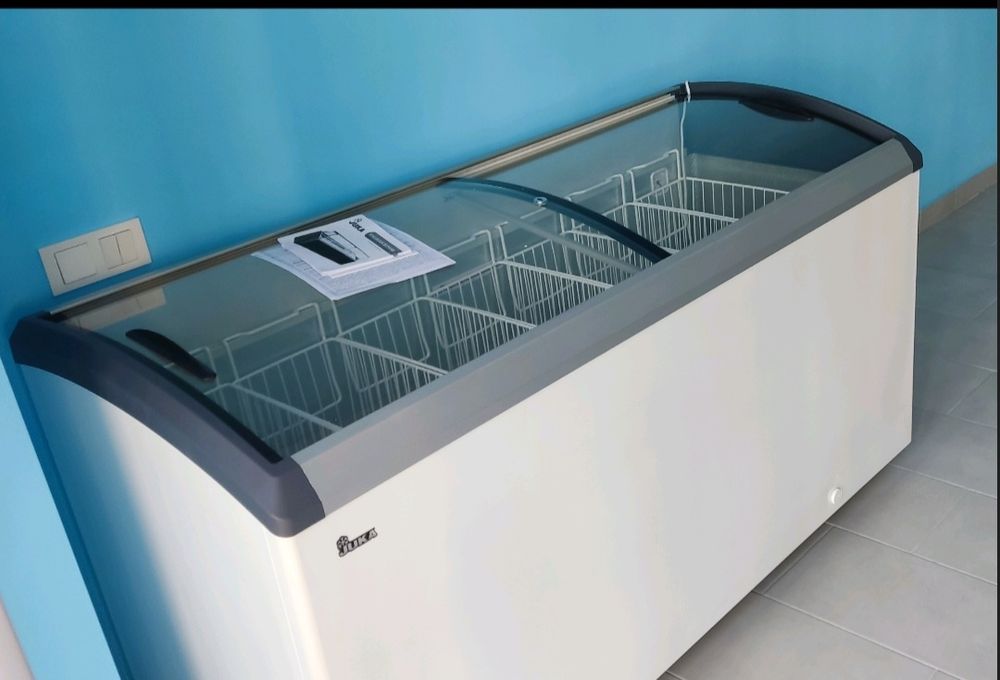 Продам морозильні вітрини та морозильні камери