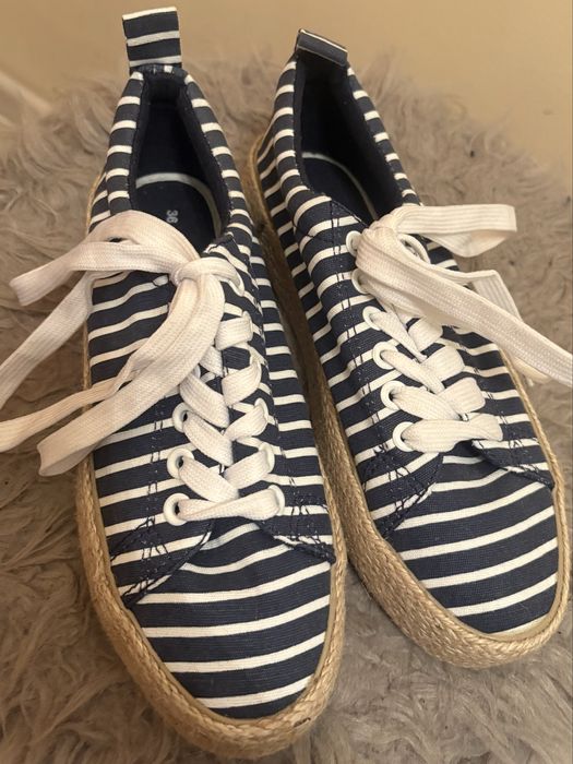 Tenisówki w paski 36