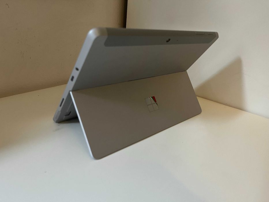 Microsoft Surface Go 3 com Teclado e Caneta