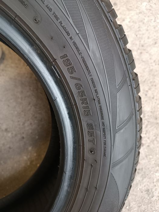 Falken Eurowinter HS01. 195/65R15 Zima Para.