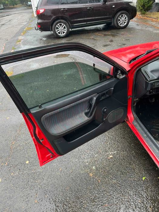 Продам мазду 323. Бершадь.