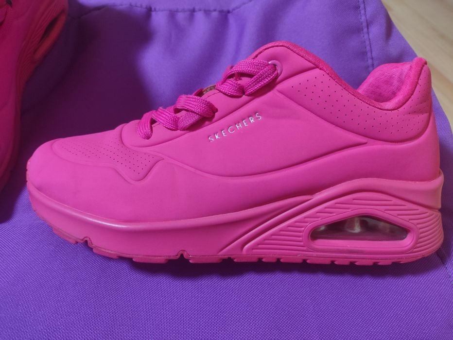 Кросівки фуксія skechers р.37