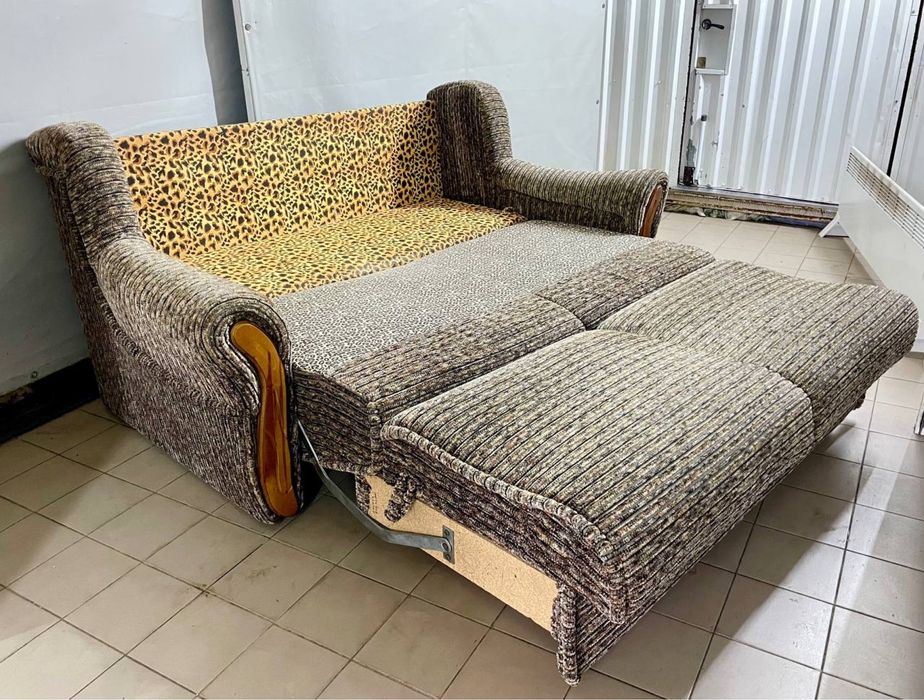 Диван "Бумеранг" 2х-сп. розкладний вперед в ідеальному стані. ДОСТАВКА