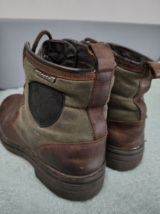 Чоловичи чоботи, Kazar