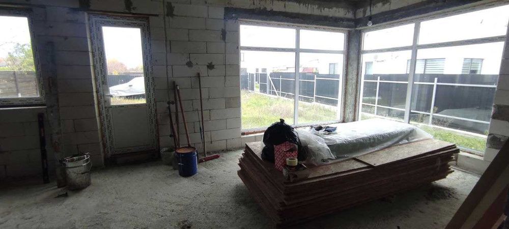 Коттедж з бомбоупорним дахом в Любимовке (Гуровщина) – 15 км от Киева!