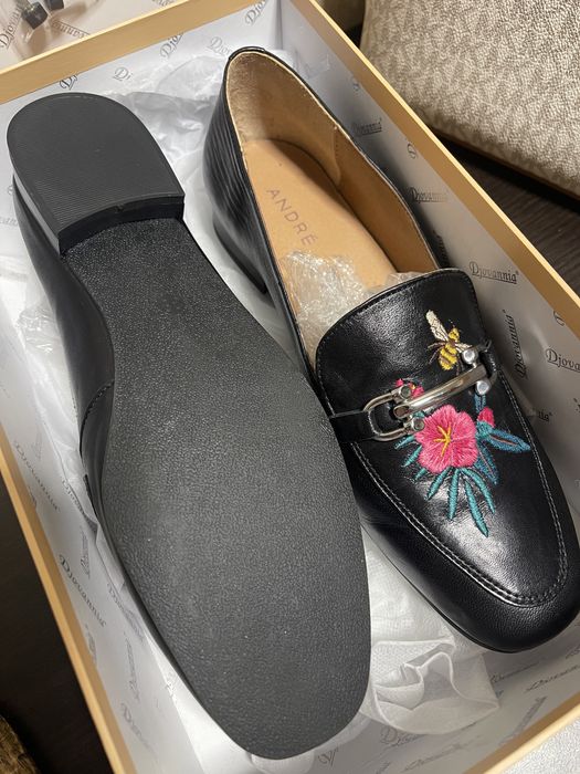 Жіночі лофери Andre HENSON