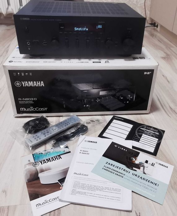 Yamaha R-N803D (stan idealny, komplet akcesoriów)