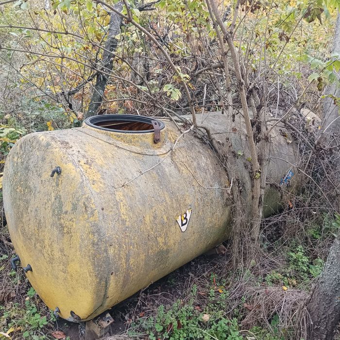 Продам бочку на 2 тонны