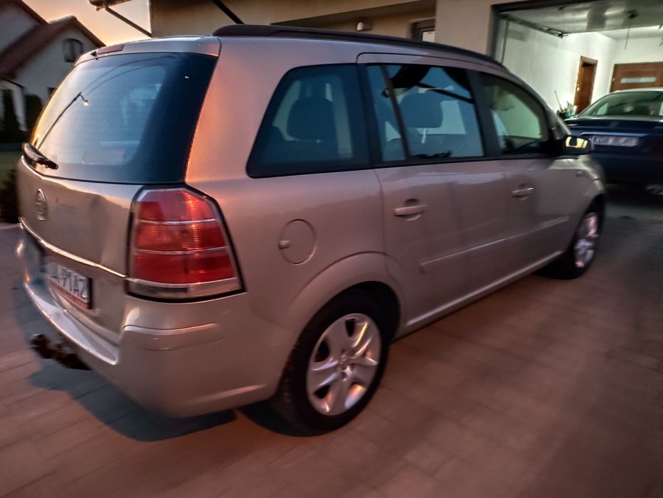 Sprzedam opel Zafira 1.6 benzyna anglik CENA DO JUTRA