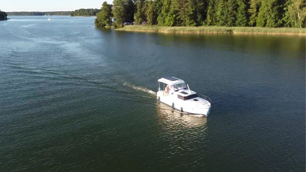 Jacht motorowy wynajem WJM Relax720 bez patentu Bełdany k. Ruciane-Nid