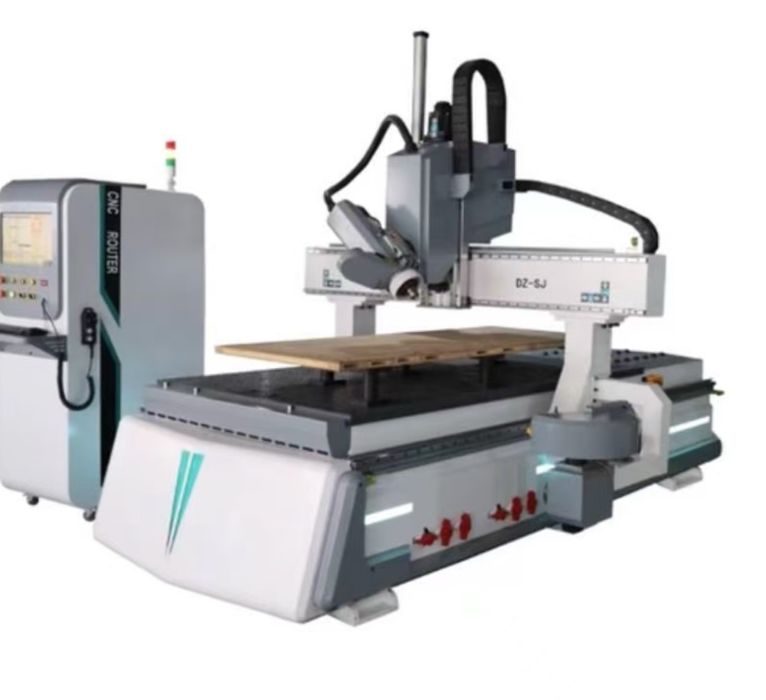 Router CNC – Centrum do Produkcji Drzwi, Gotowe do Pracy