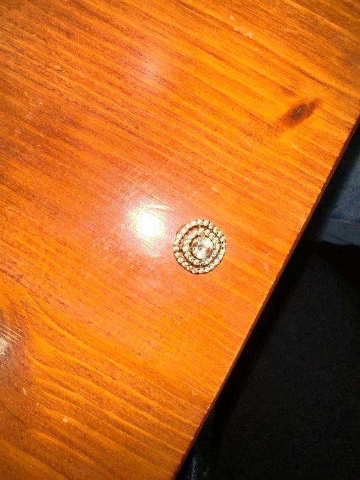 Pedra de colar intacta — peça de família (falta o fio)