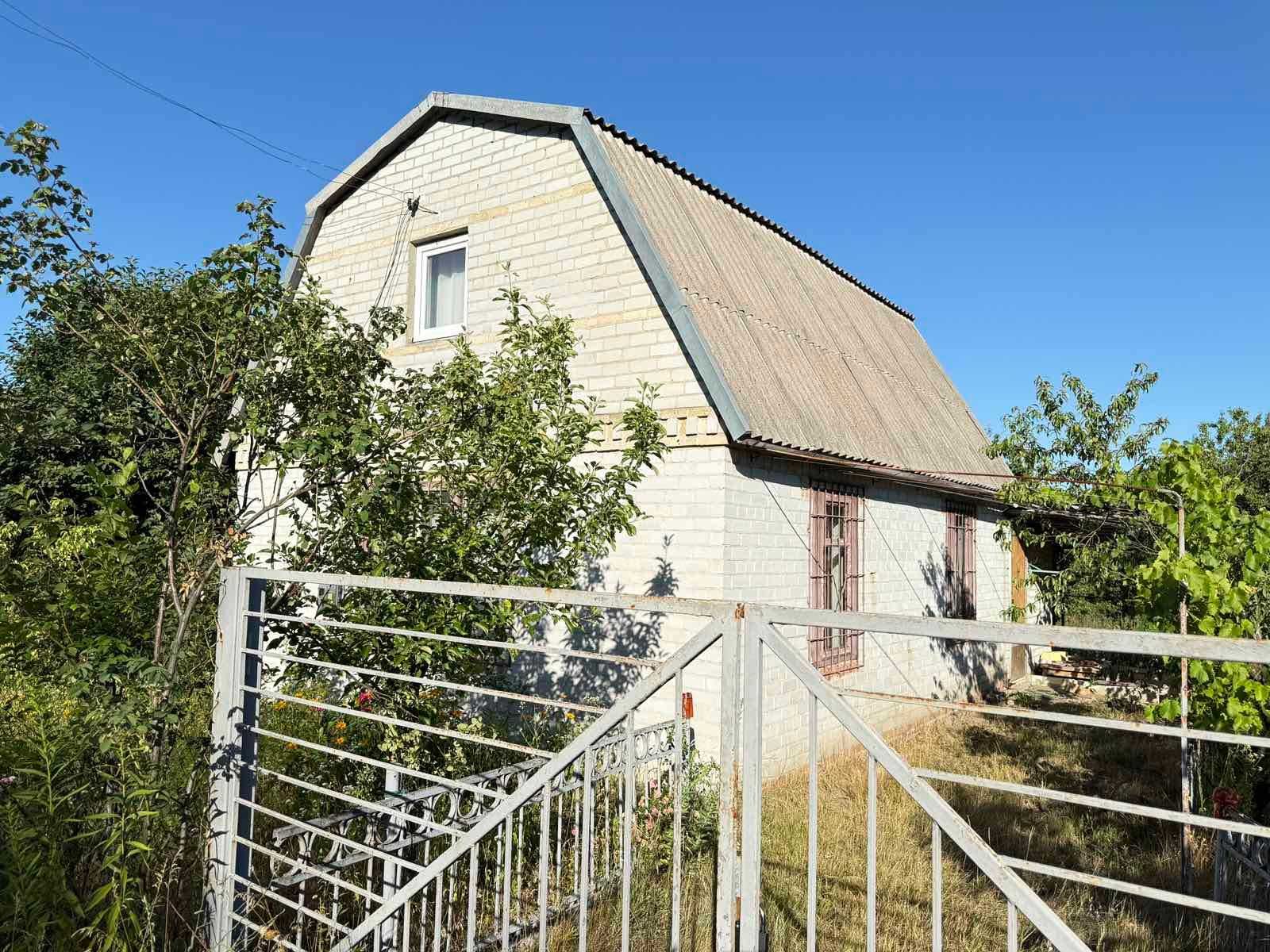Продам дачу в  с. Сурсько-Литовське 20 км до центру Дніпра.