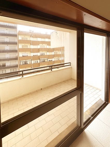 Apartamento T2 na Amorosa com garagem e terraço