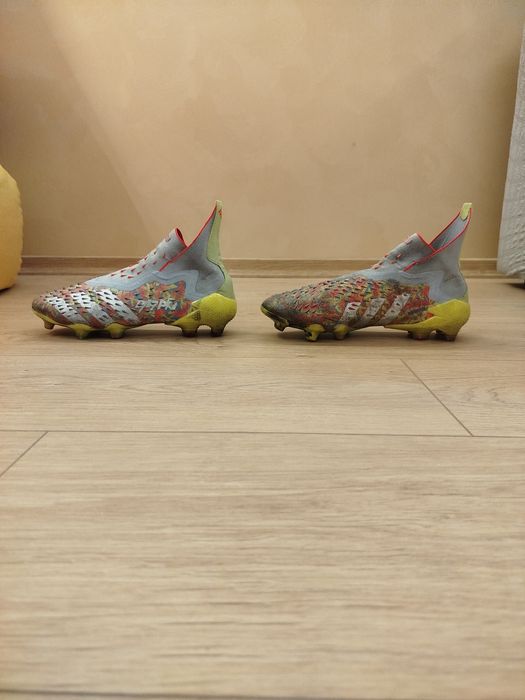 Бутси Adidas predator розмір -  39 (25 см)
Оригінал.